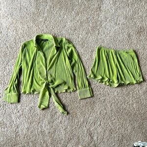 Fore green 2 piece set. Size small. Never worn.